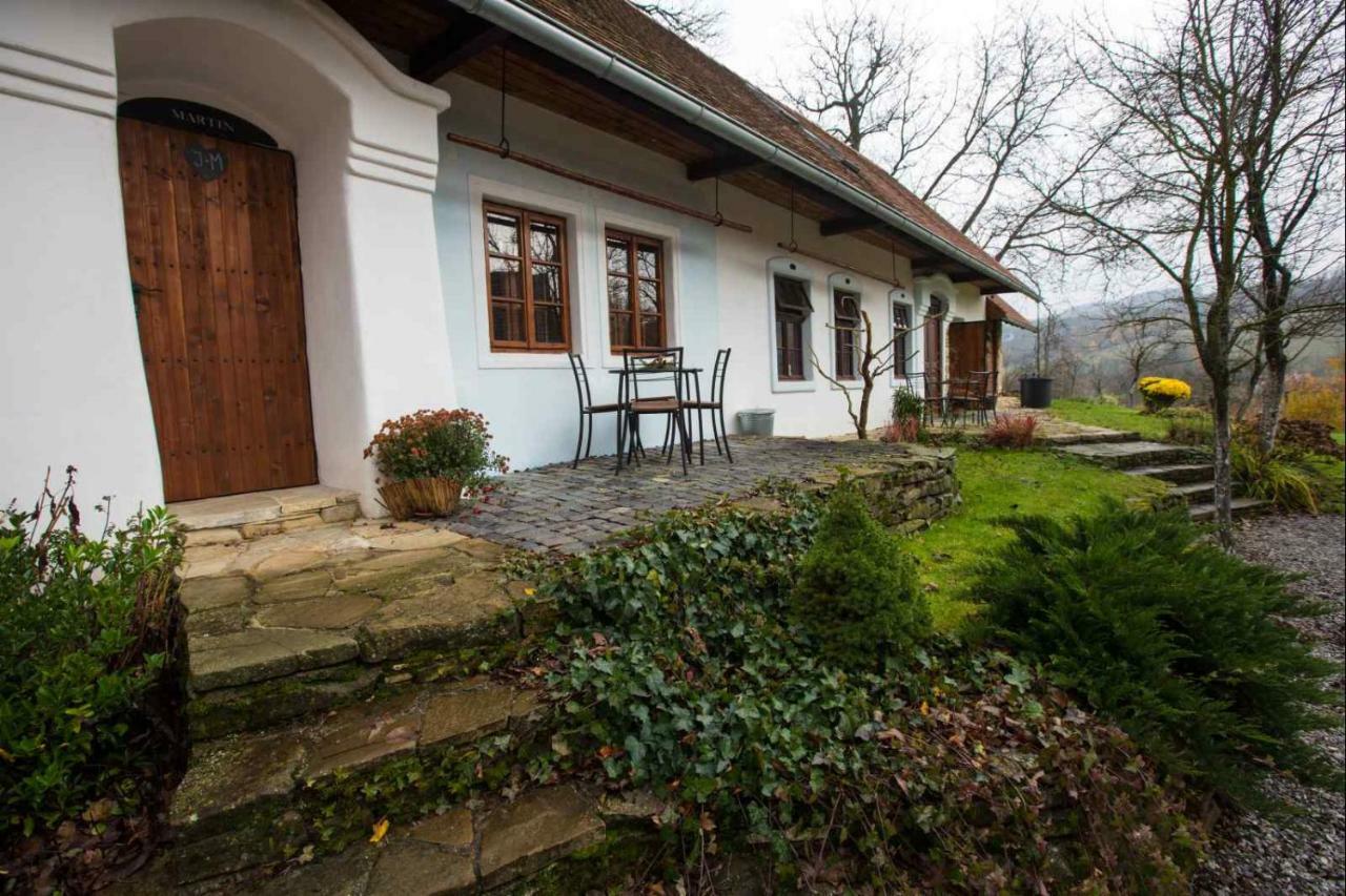 Homestay Historicky Objekt Ailit *